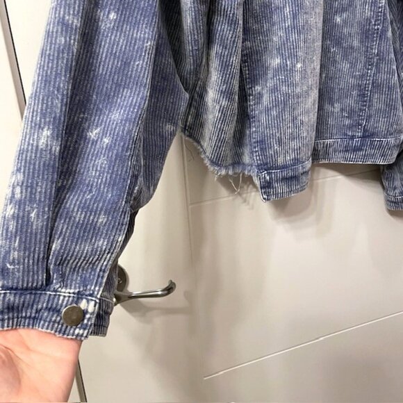 NWOT POL Distressed Corduroy Shacket Shirt Jacket Blue Raw Hem Button Down Large - Picture 12 of 16